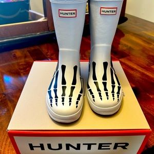 Worn once Hunter Skeleton boots!
